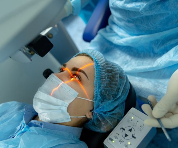 Photorefractive Keratectomy (PRK) Photorefractive Keratectomy (PRK)